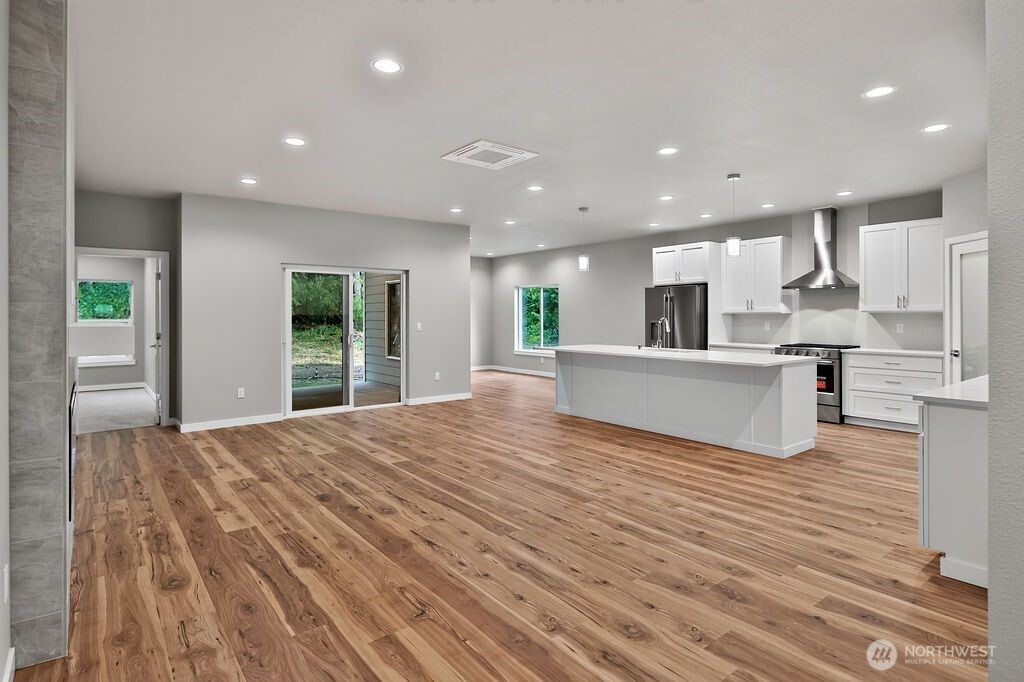 154 Shauna Place Property Photo 4
