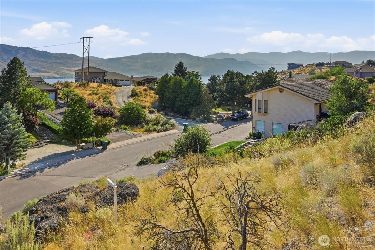 137 Long Drive Property Photo 6