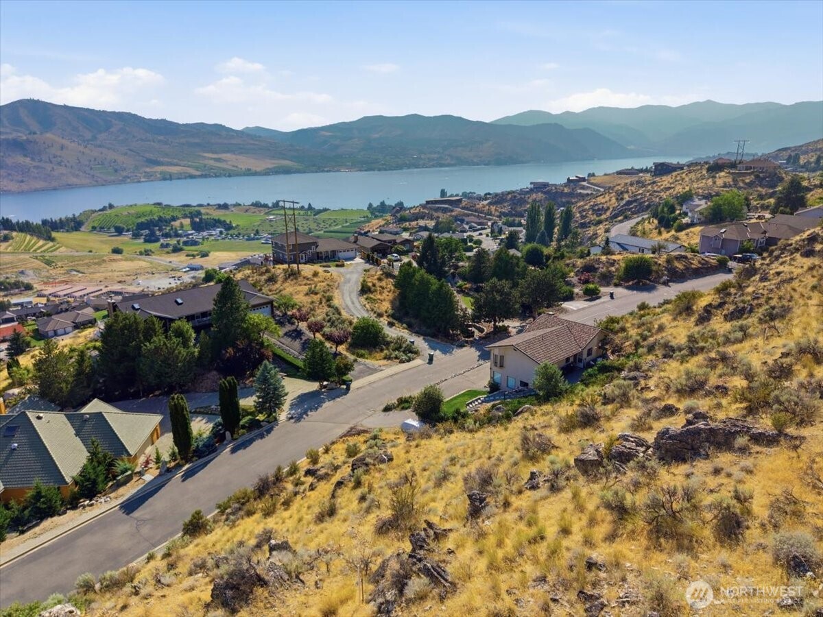 137 Long Drive Property Photo 14