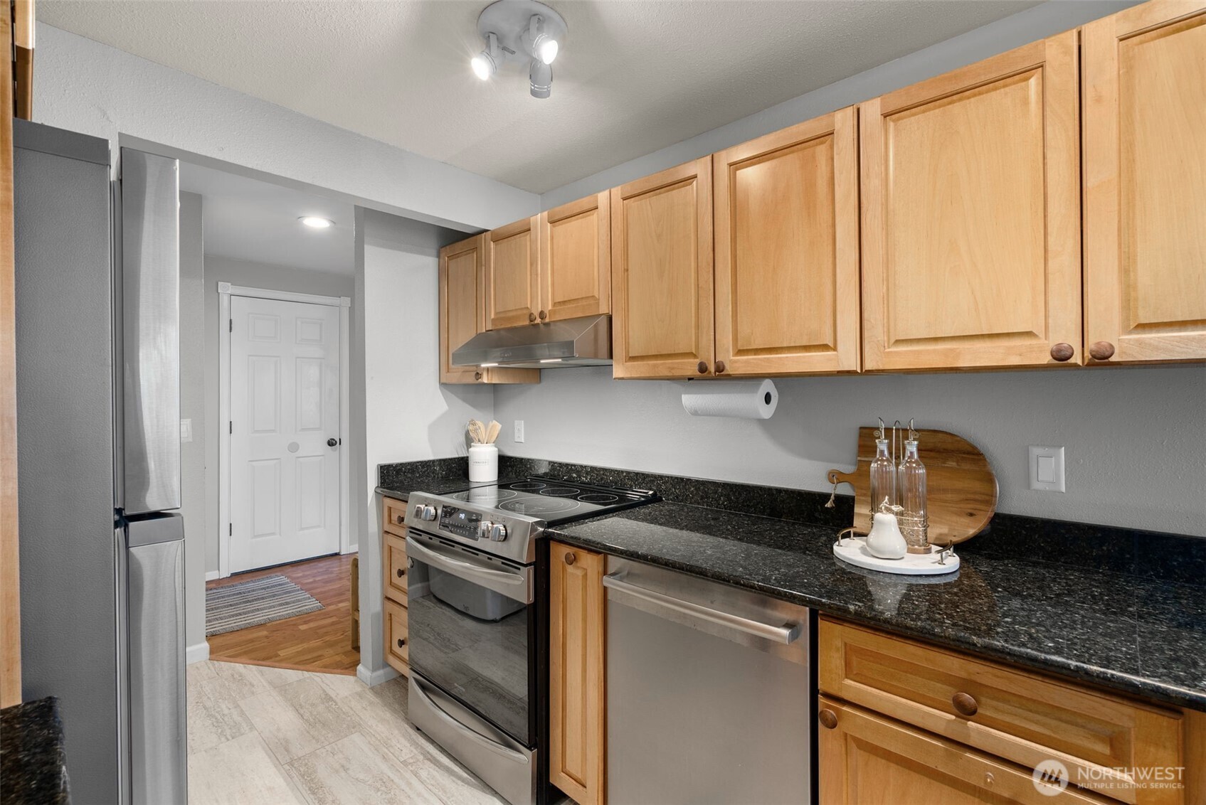 20198 Vikings Crest Loop 8-105 Property Photo 16