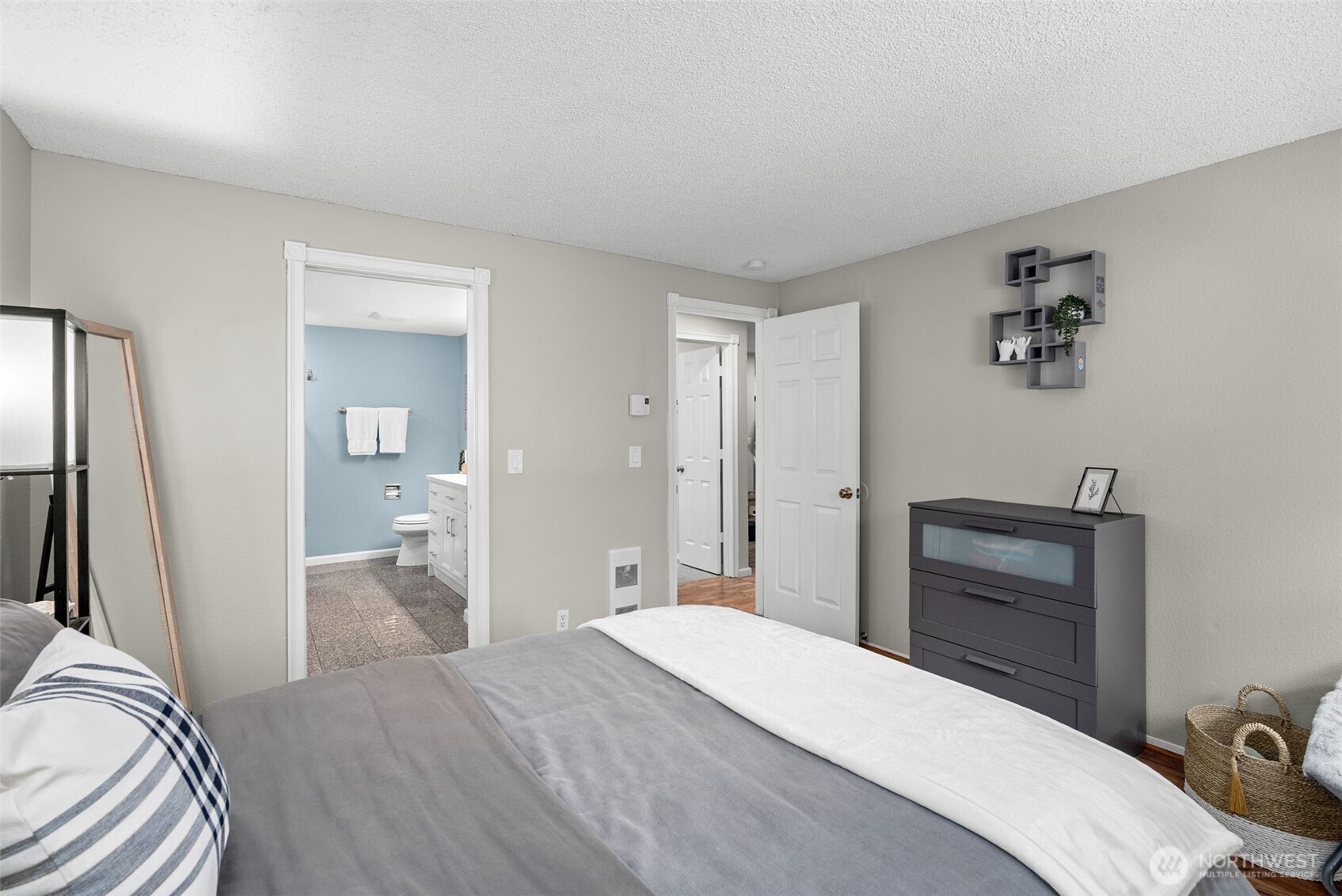 20198 Vikings Crest Loop 8-105 Property Photo 20