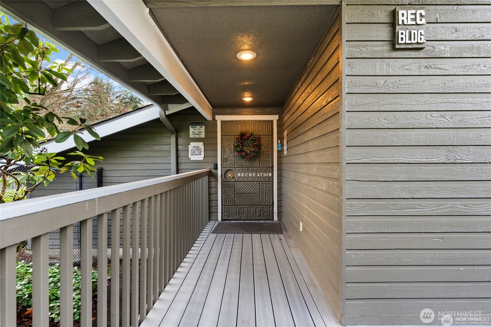 20198 Vikings Crest Loop 8-105 Property Photo 36