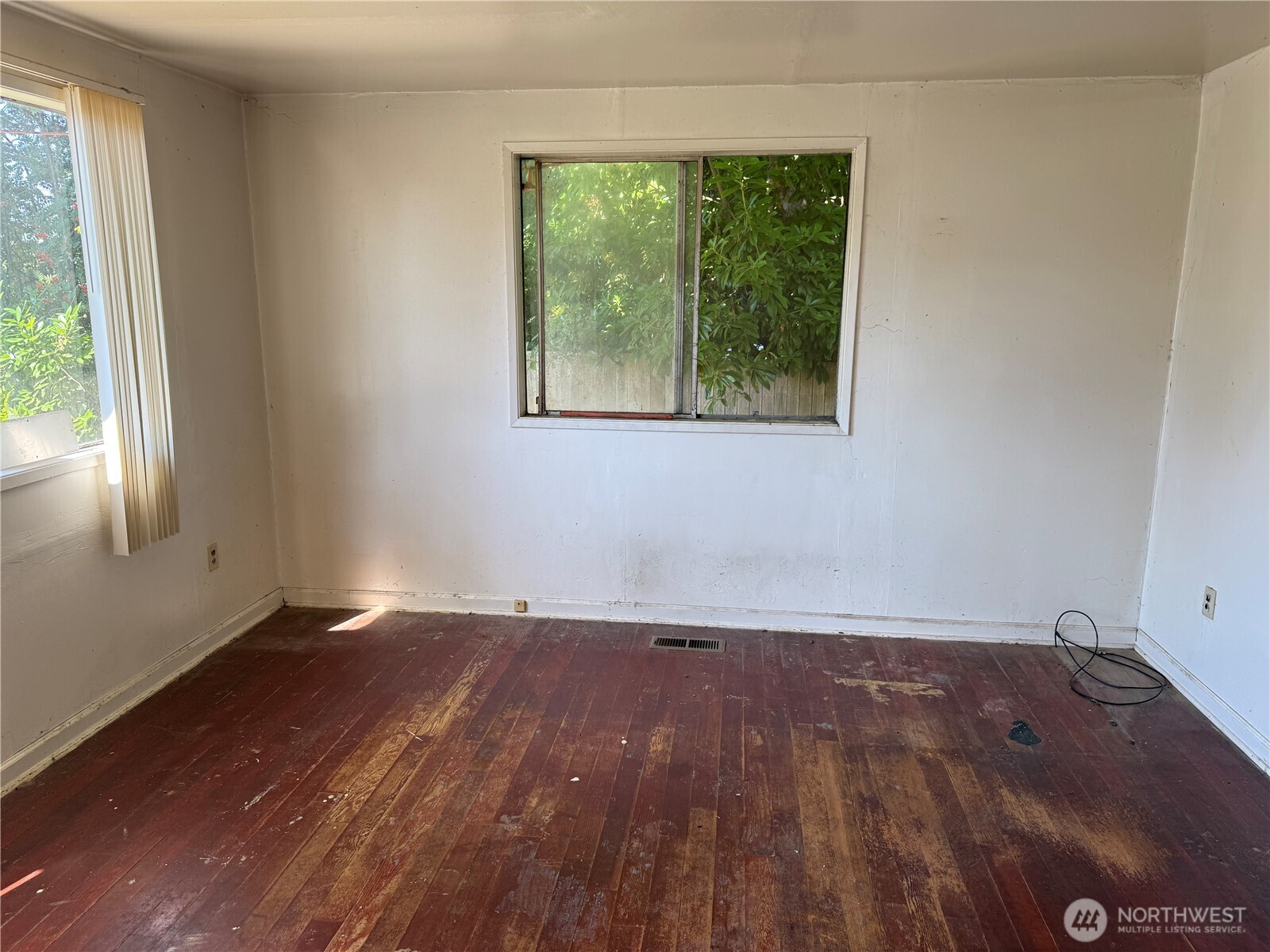 915 Greenleaf Avenue Property Photo 3