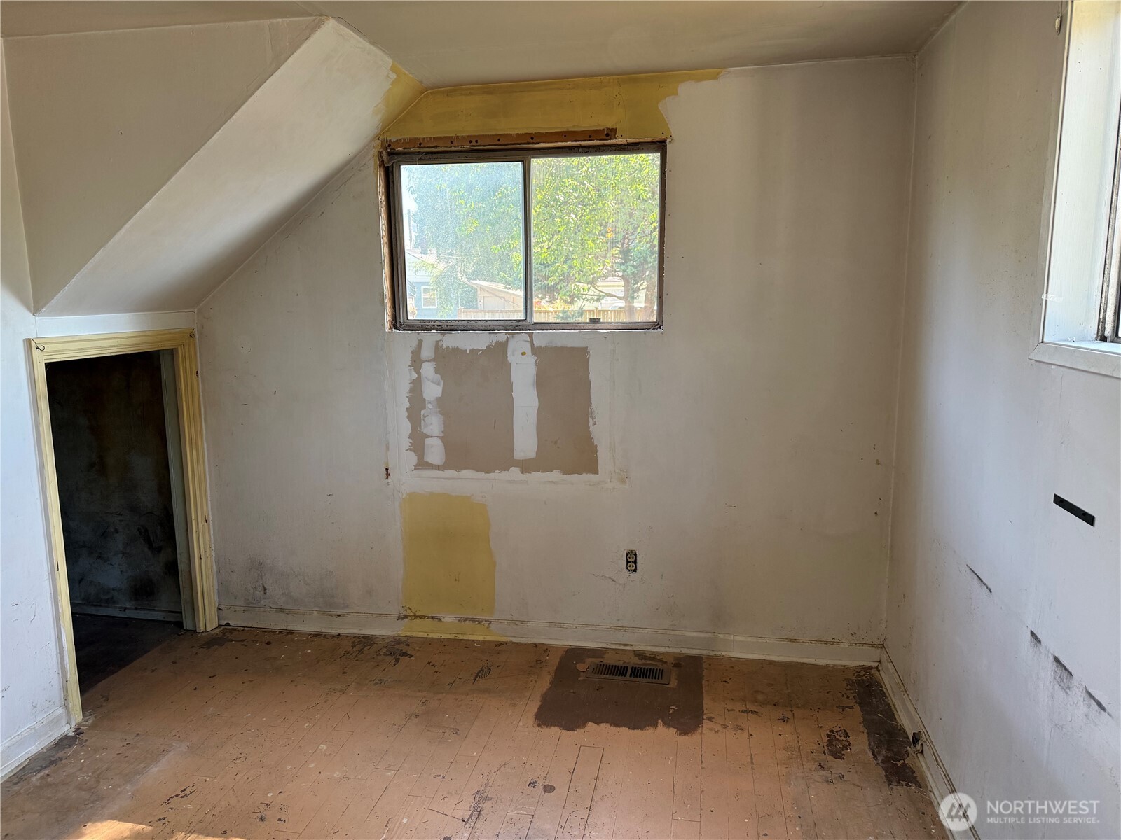 915 Greenleaf Avenue Property Photo 6