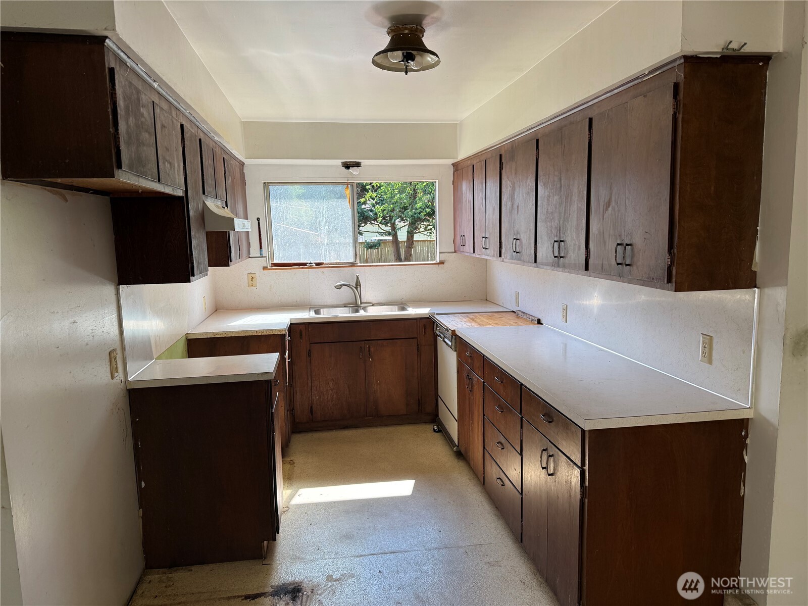 915 Greenleaf Avenue Property Photo 8