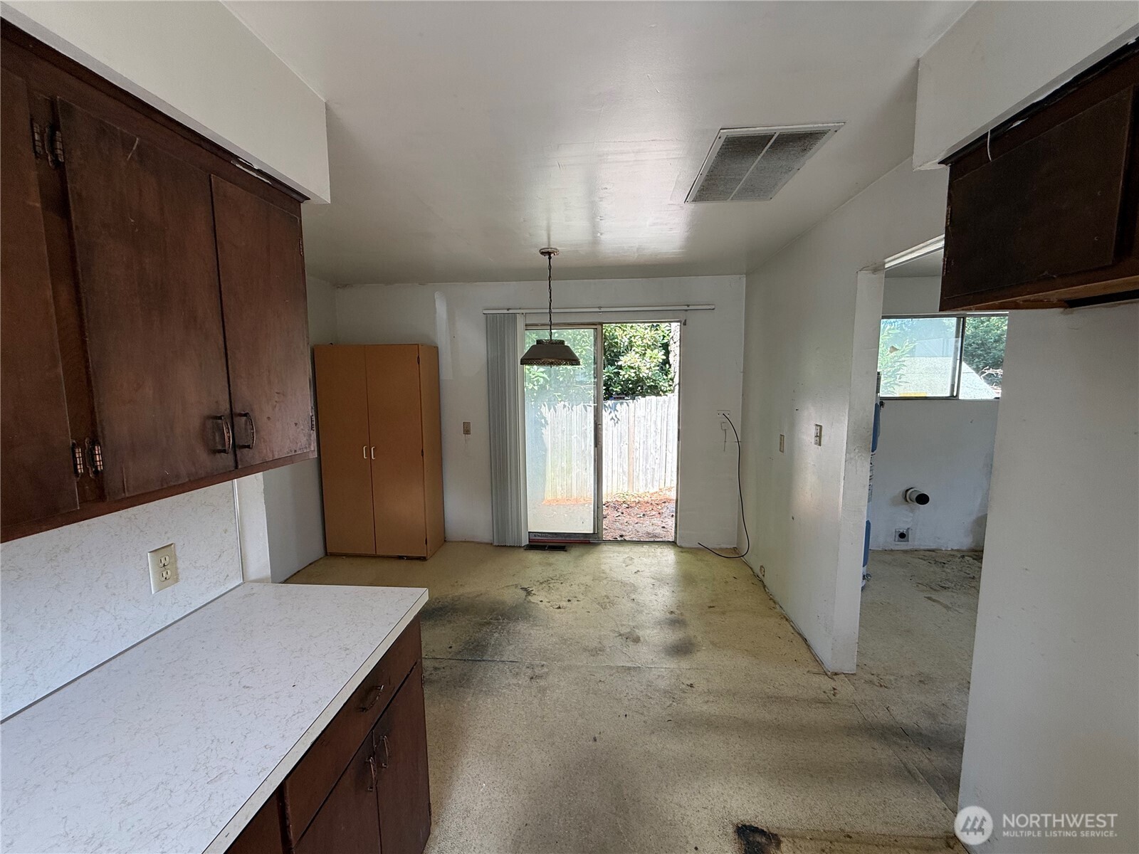 915 Greenleaf Avenue Property Photo 9