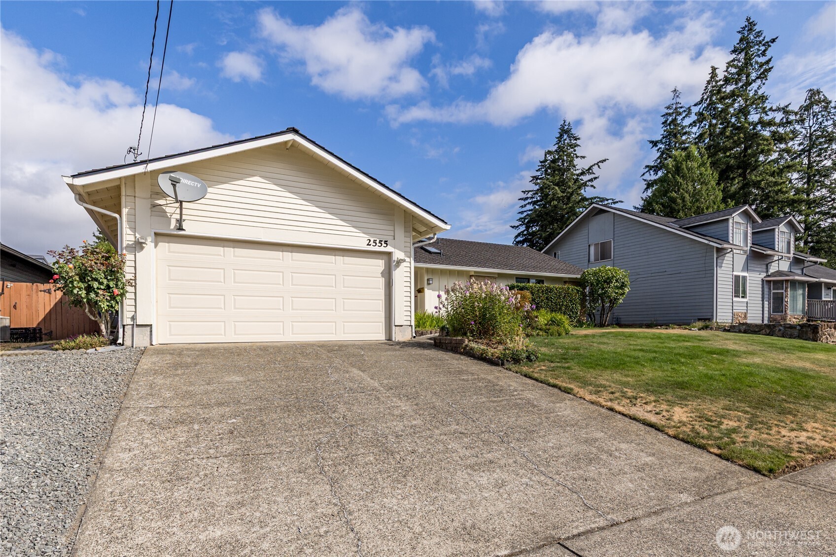 2555 Forest Ridge Drive Property Photo 4