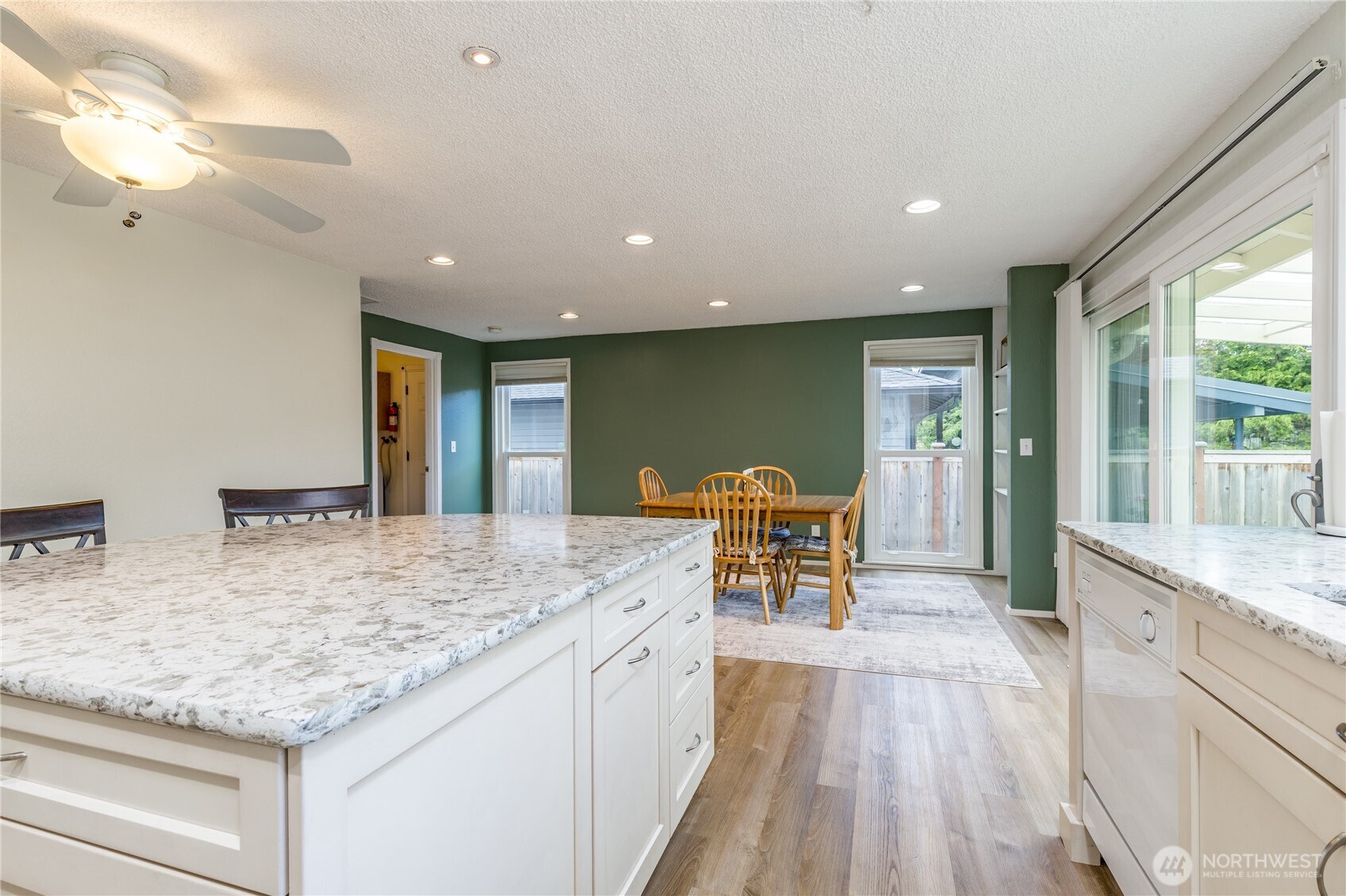 2555 Forest Ridge Drive Property Photo 8
