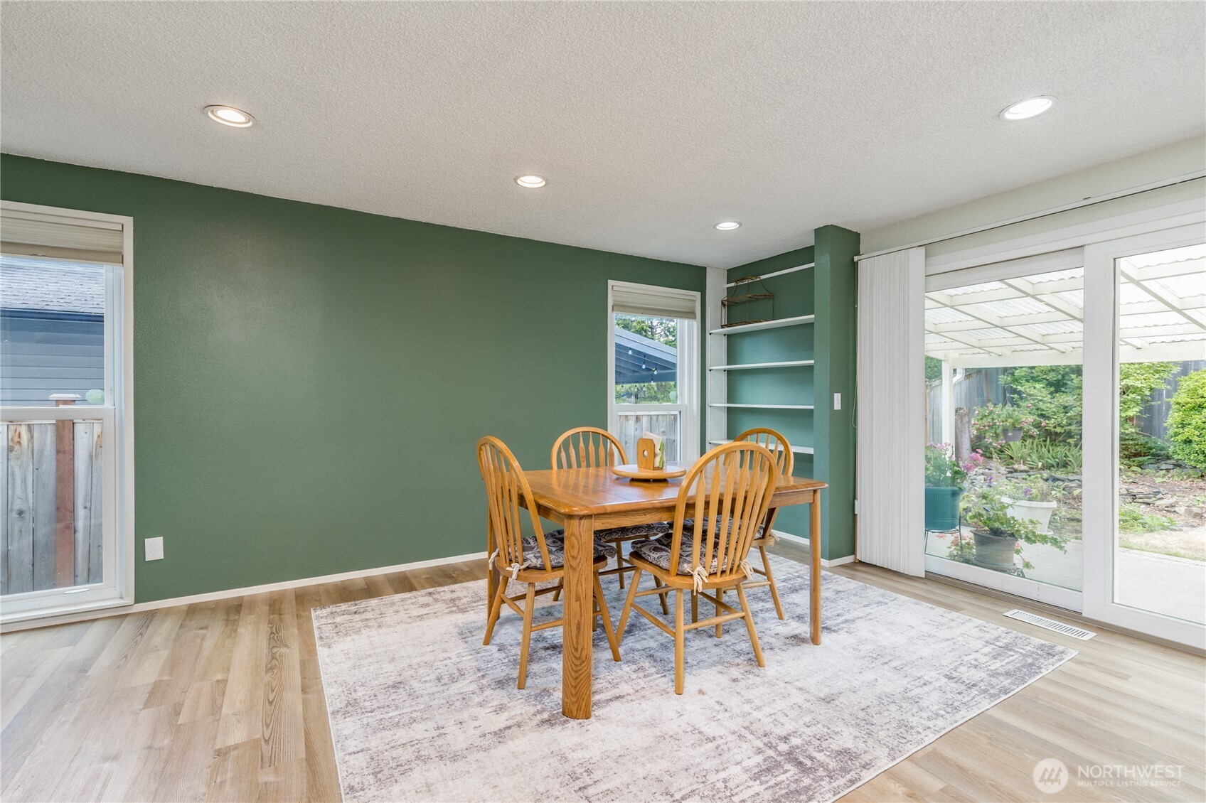 2555 Forest Ridge Drive Property Photo 11