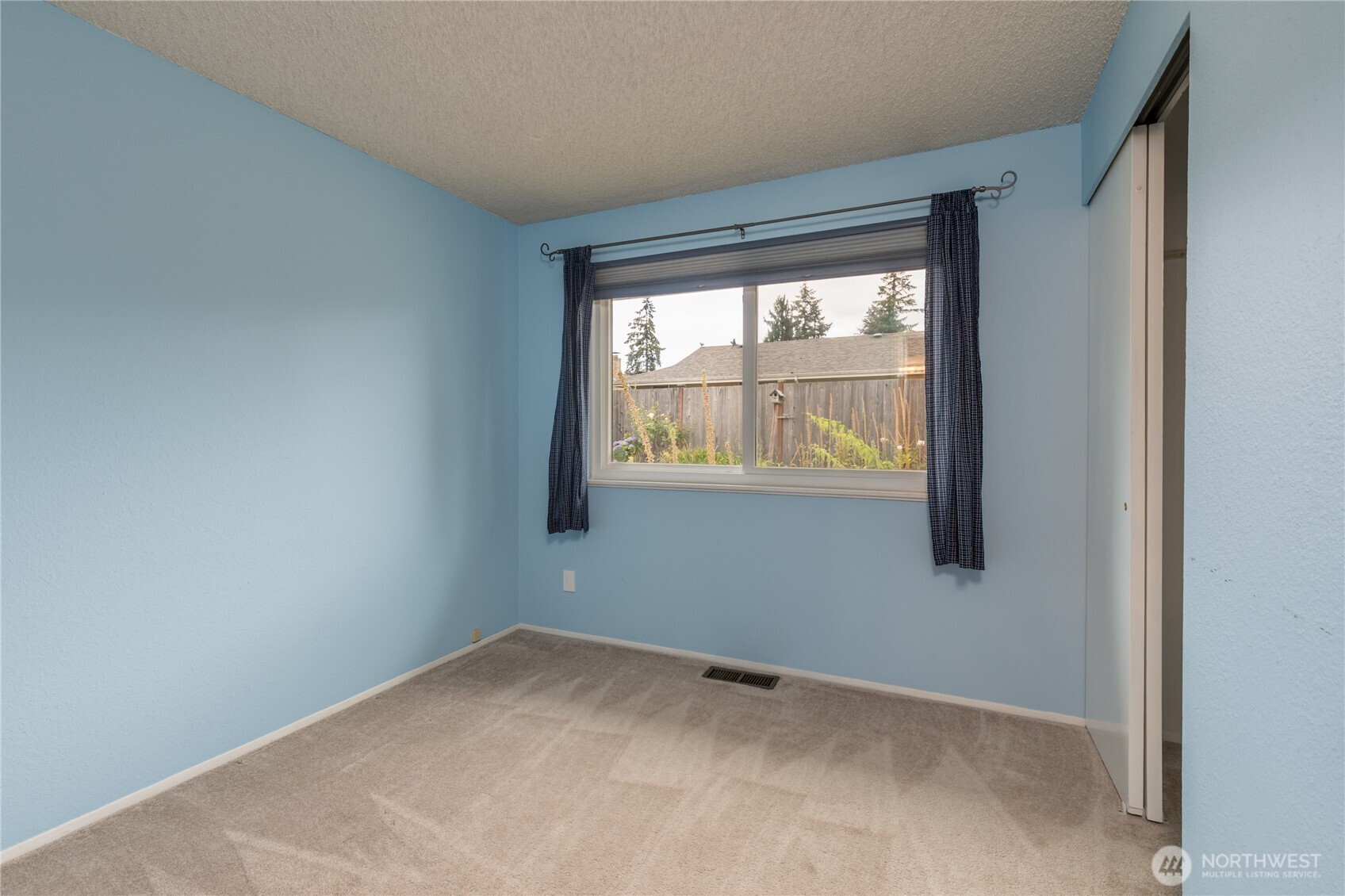 2555 Forest Ridge Drive Property Photo 14
