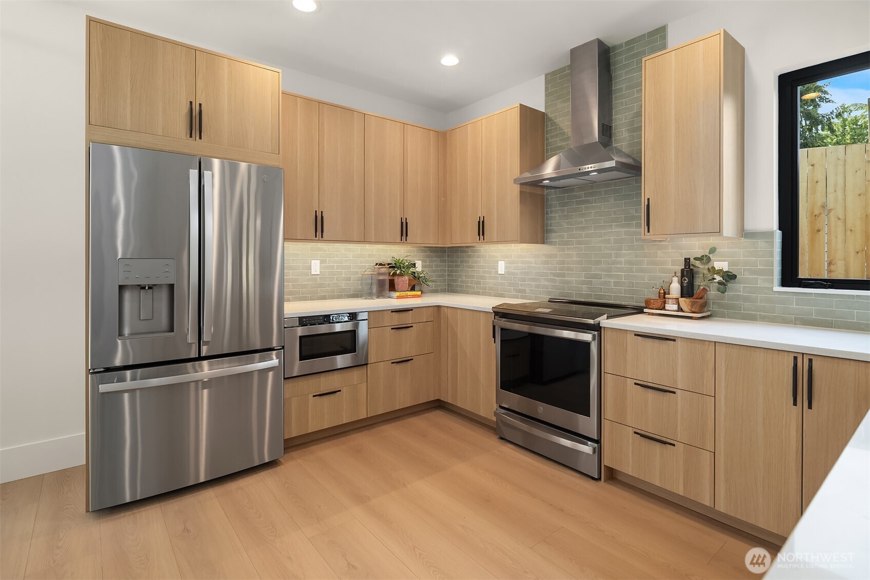 1845 4th Street Property Photo 6