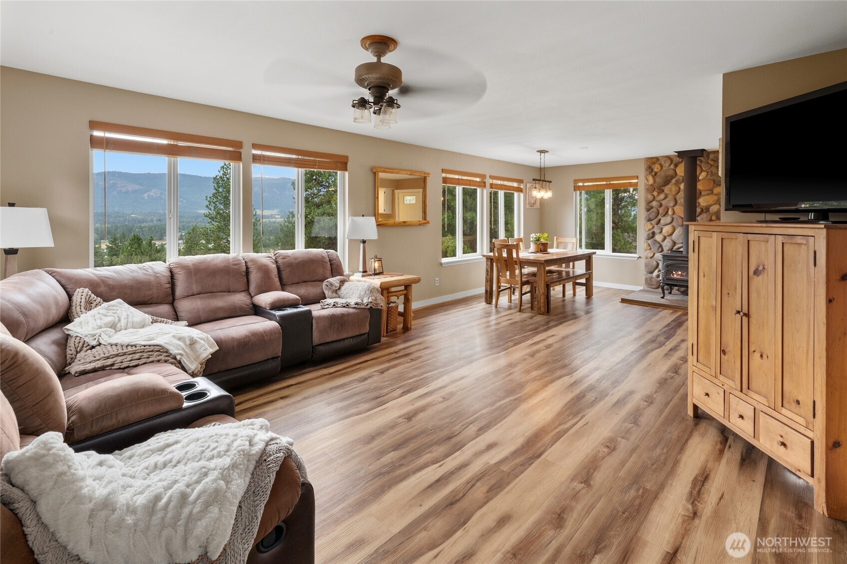 1150 White Road Property Photo 4