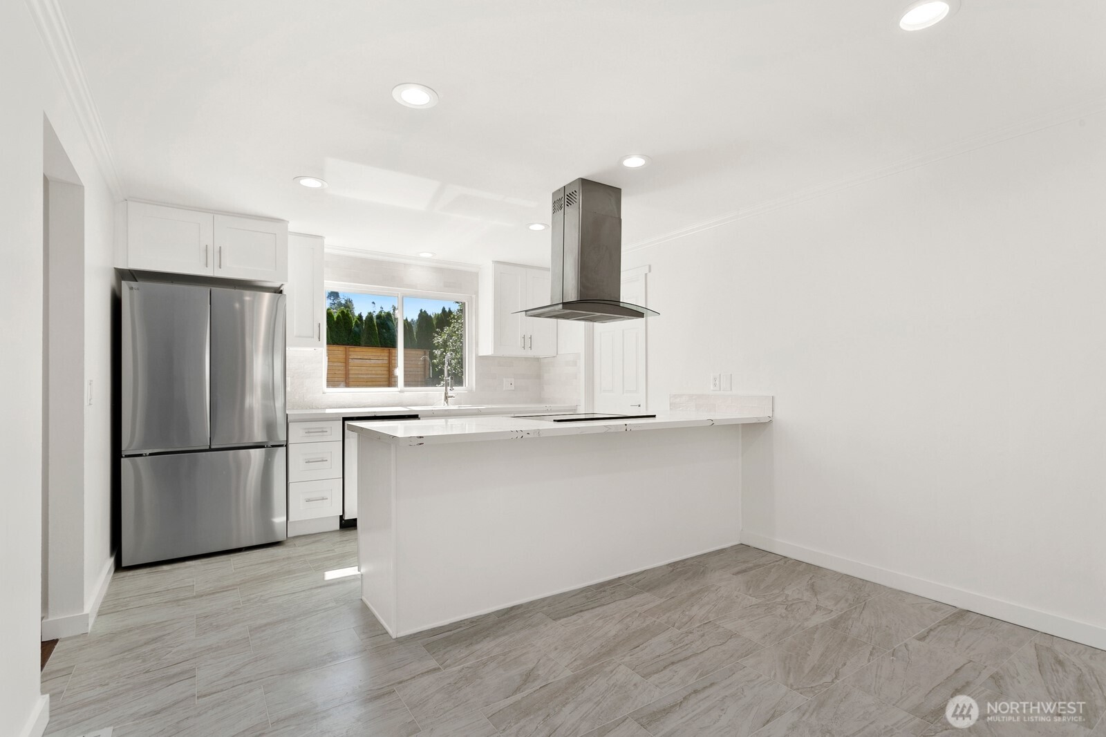 25926 13th Place Property Photo 6