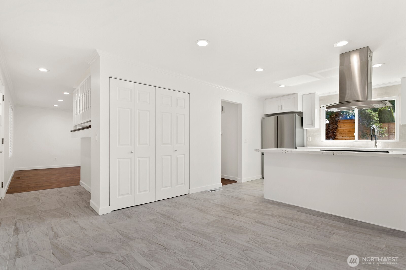25926 13th Place Property Photo 10