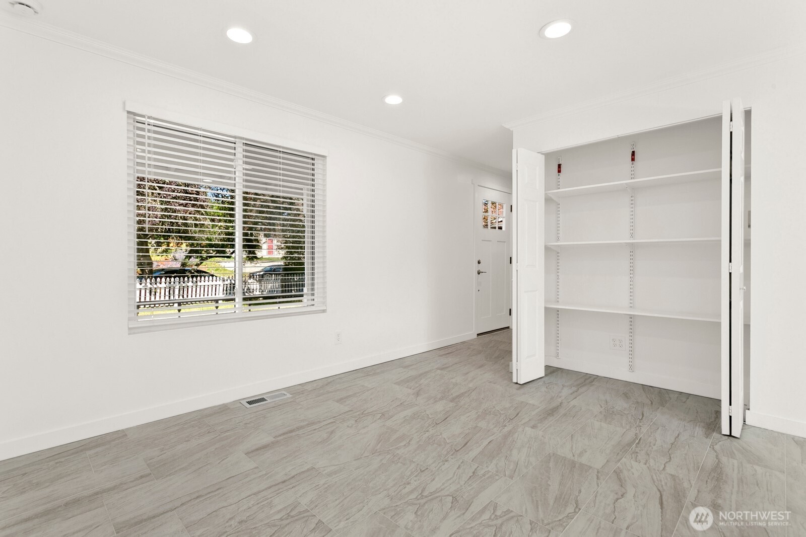 25926 13th Place Property Photo 11