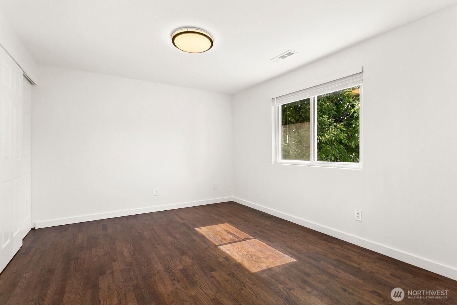 25926 13th Place Property Photo 12