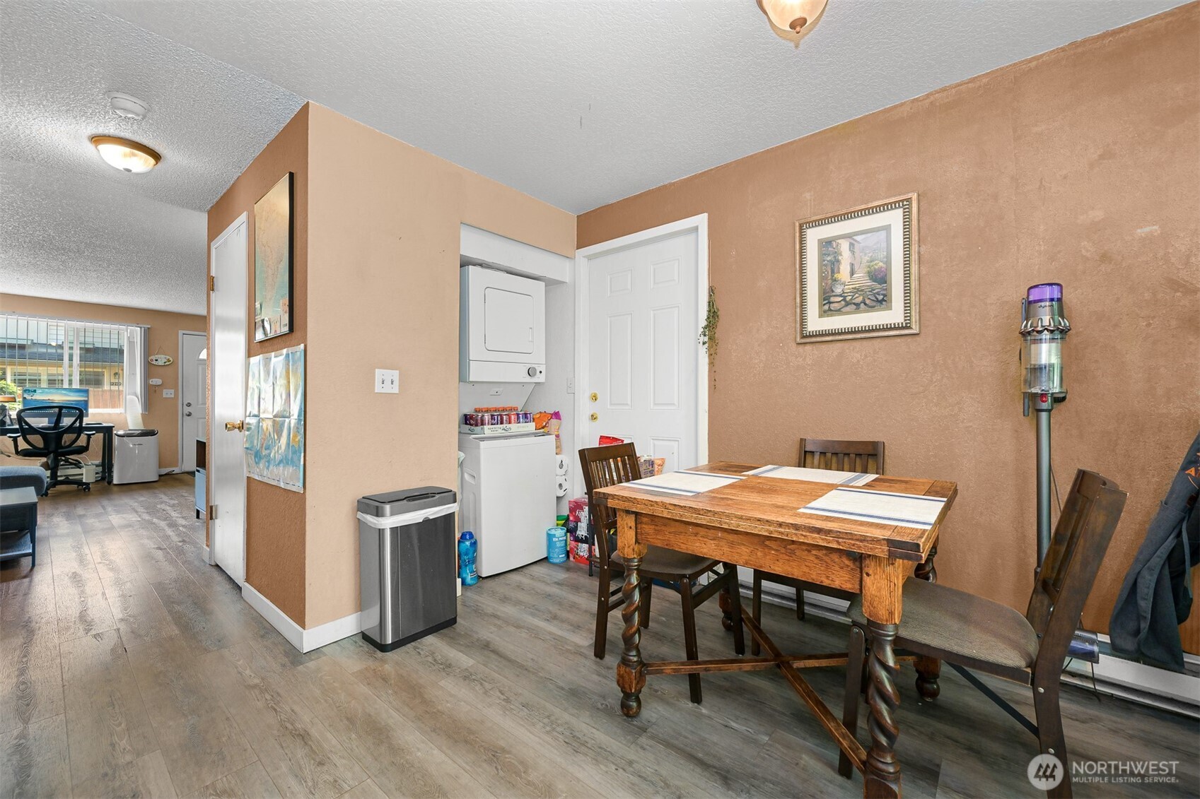 2210 Wilson Avenue Property Photo 8
