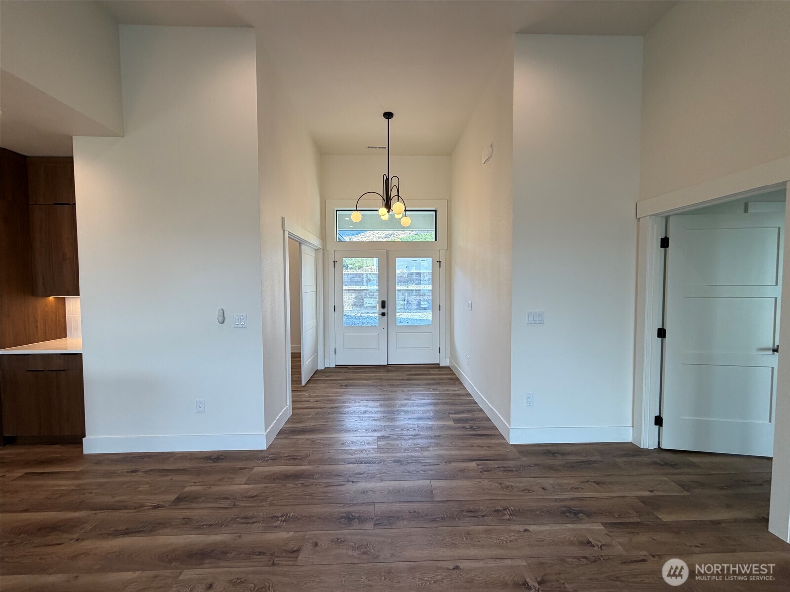 21 Loretta Lane Property Photo 3