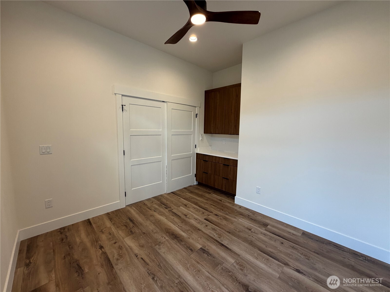 21 Loretta Lane Property Photo 5
