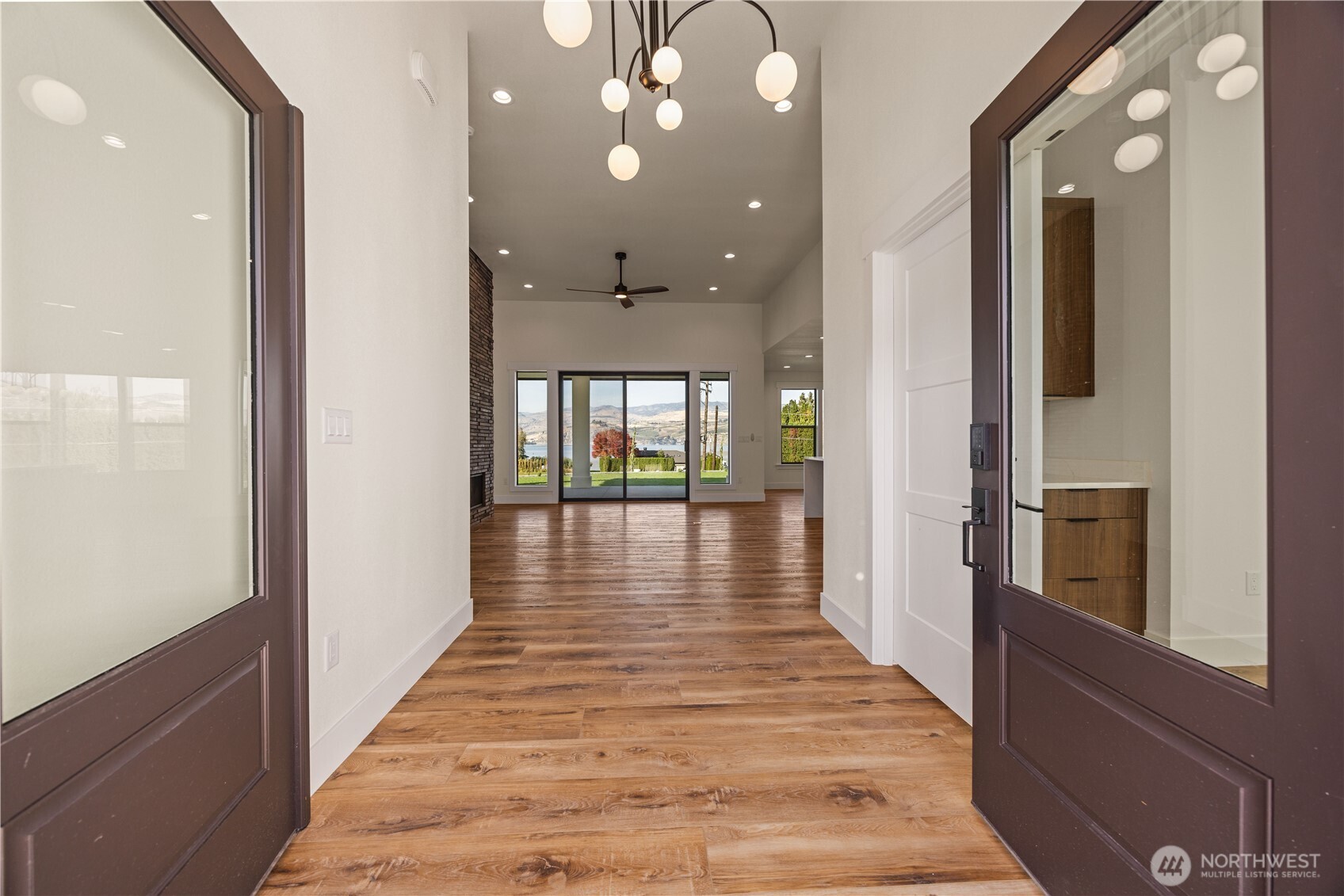 21 Loretta Lane Property Photo 5