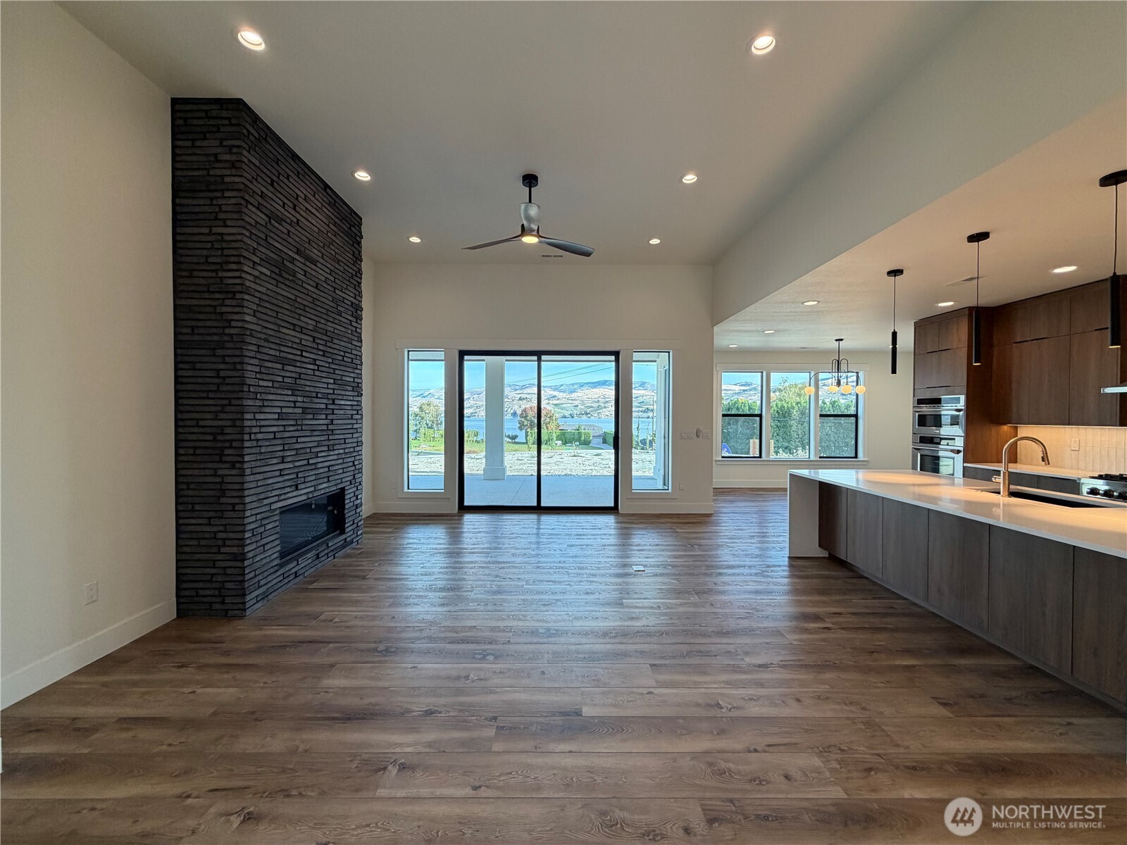 21 Loretta Lane Property Photo 6