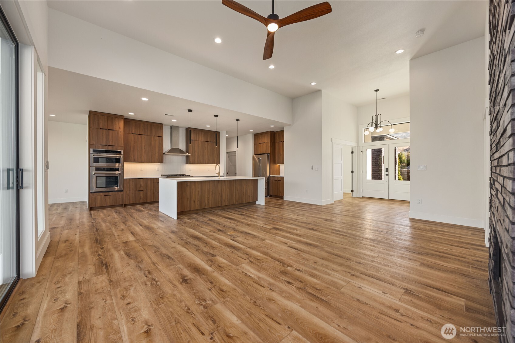 21 Loretta Lane Property Photo 7