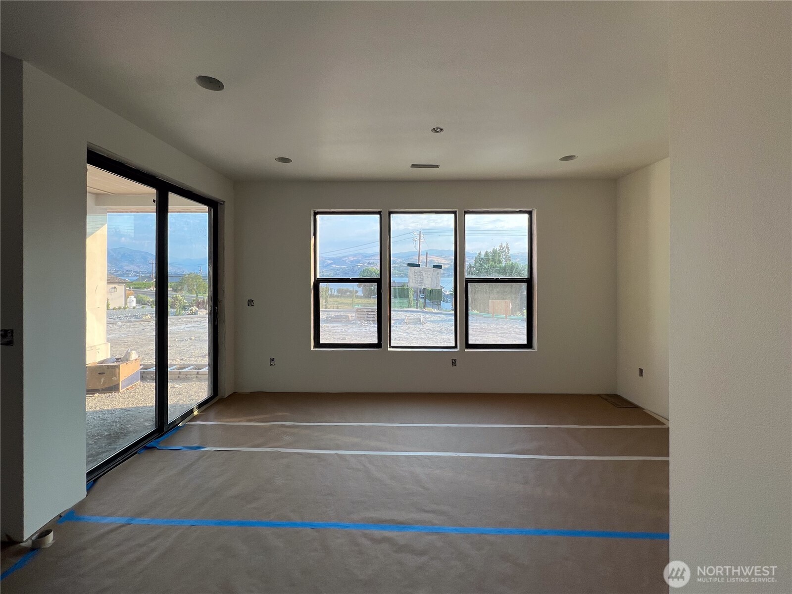 21 Loretta Lane Property Photo 8