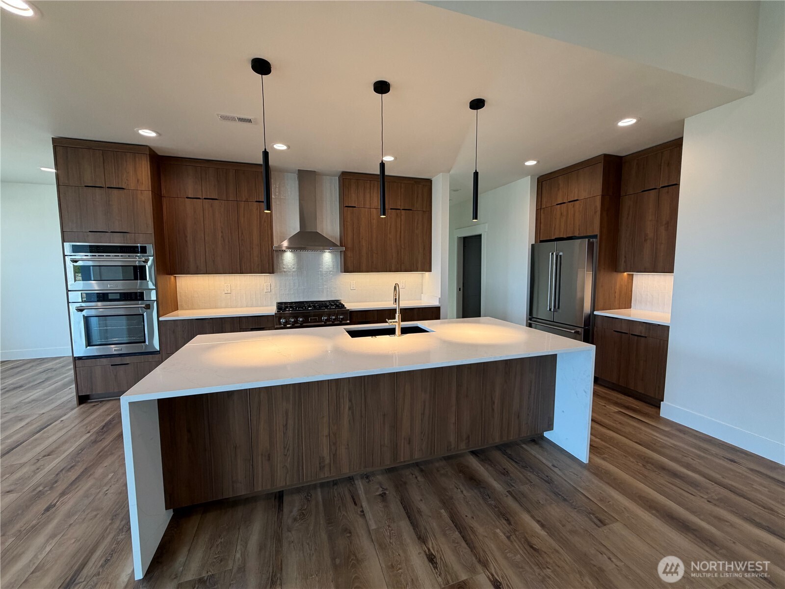 21 Loretta Lane Property Photo 8