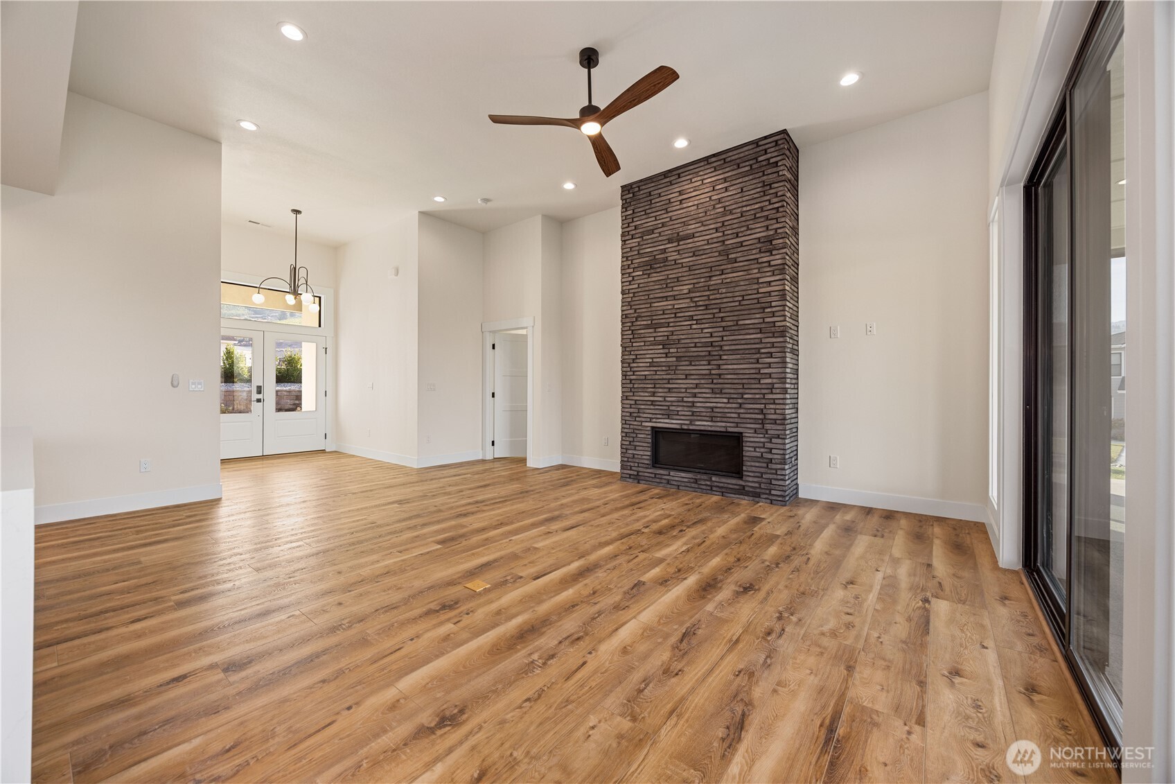 21 Loretta Lane Property Photo 8