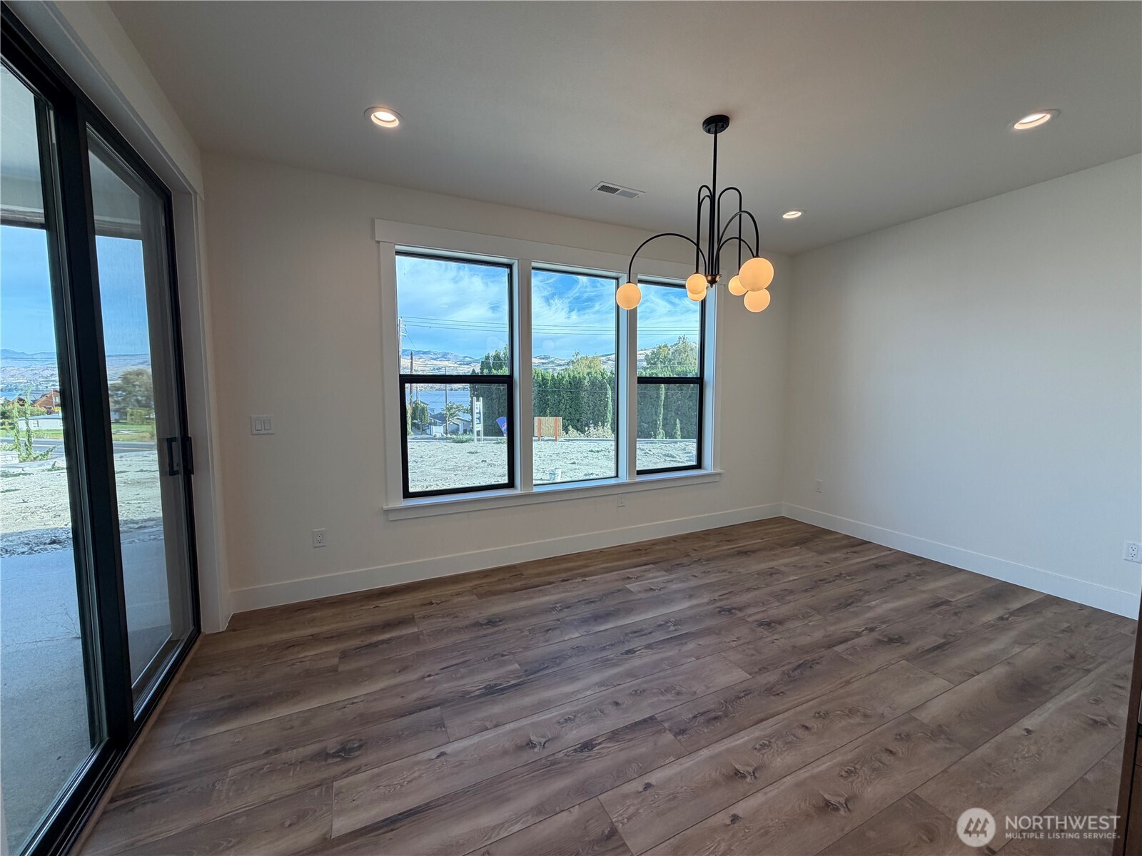 21 Loretta Lane Property Photo 9