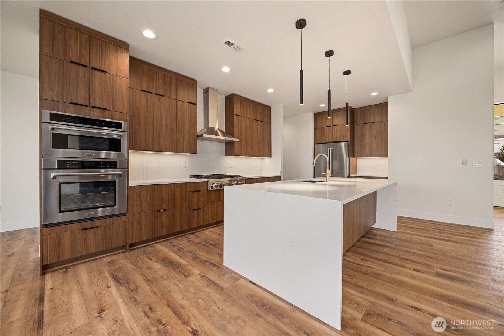 21 Loretta Lane Property Photo 10