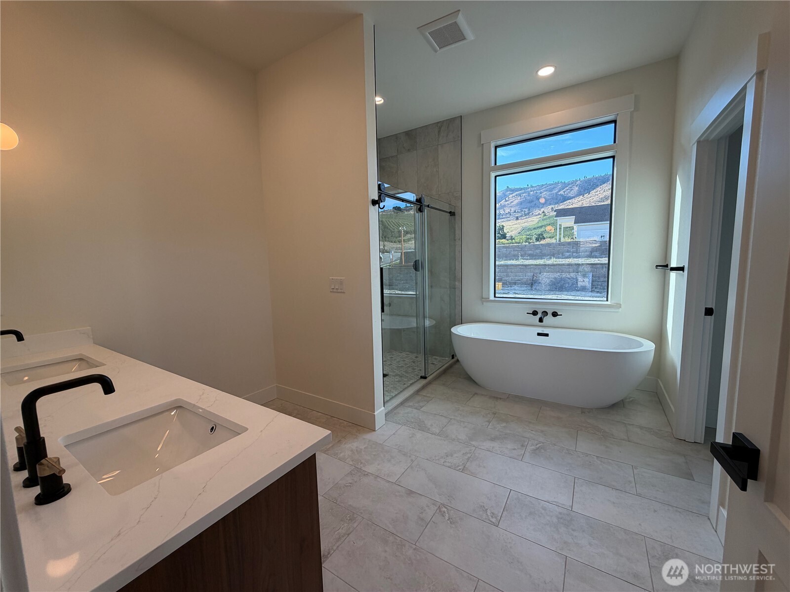 21 Loretta Lane Property Photo 13