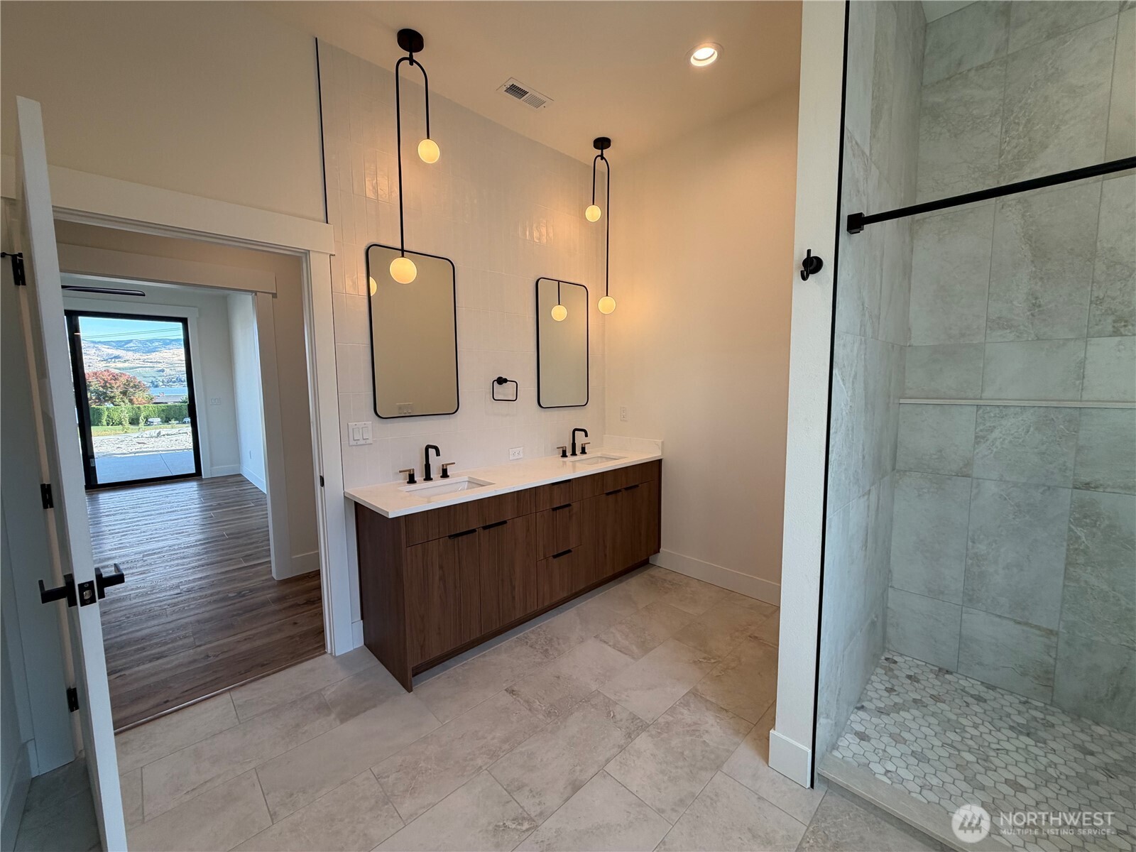 21 Loretta Lane Property Photo 15