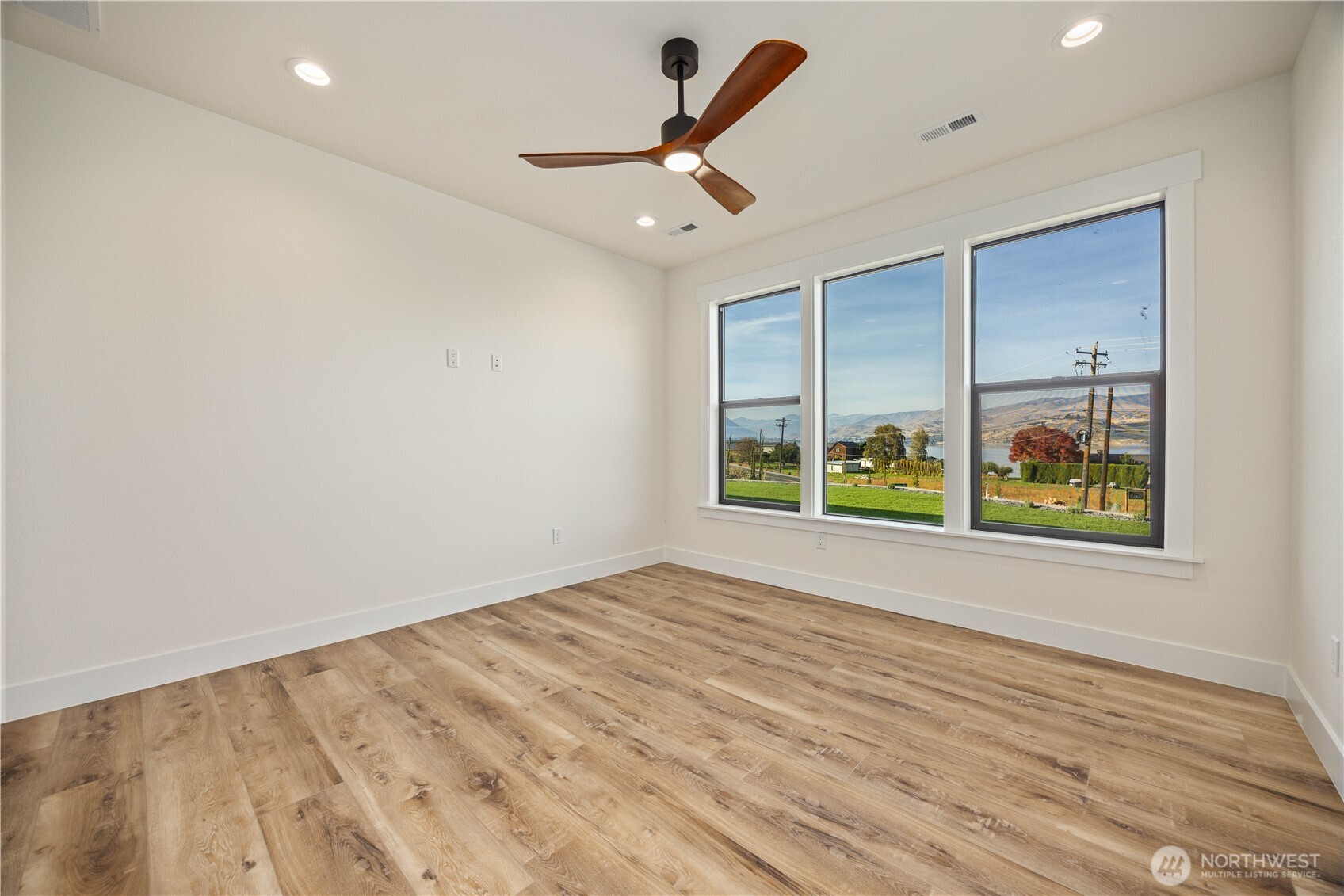21 Loretta Lane Property Photo 31