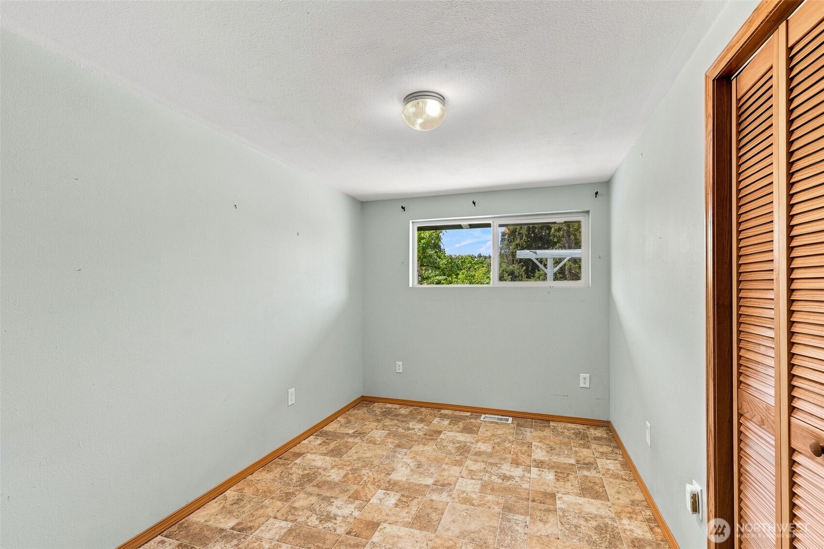 16456 Thorpe Road Property Photo 16