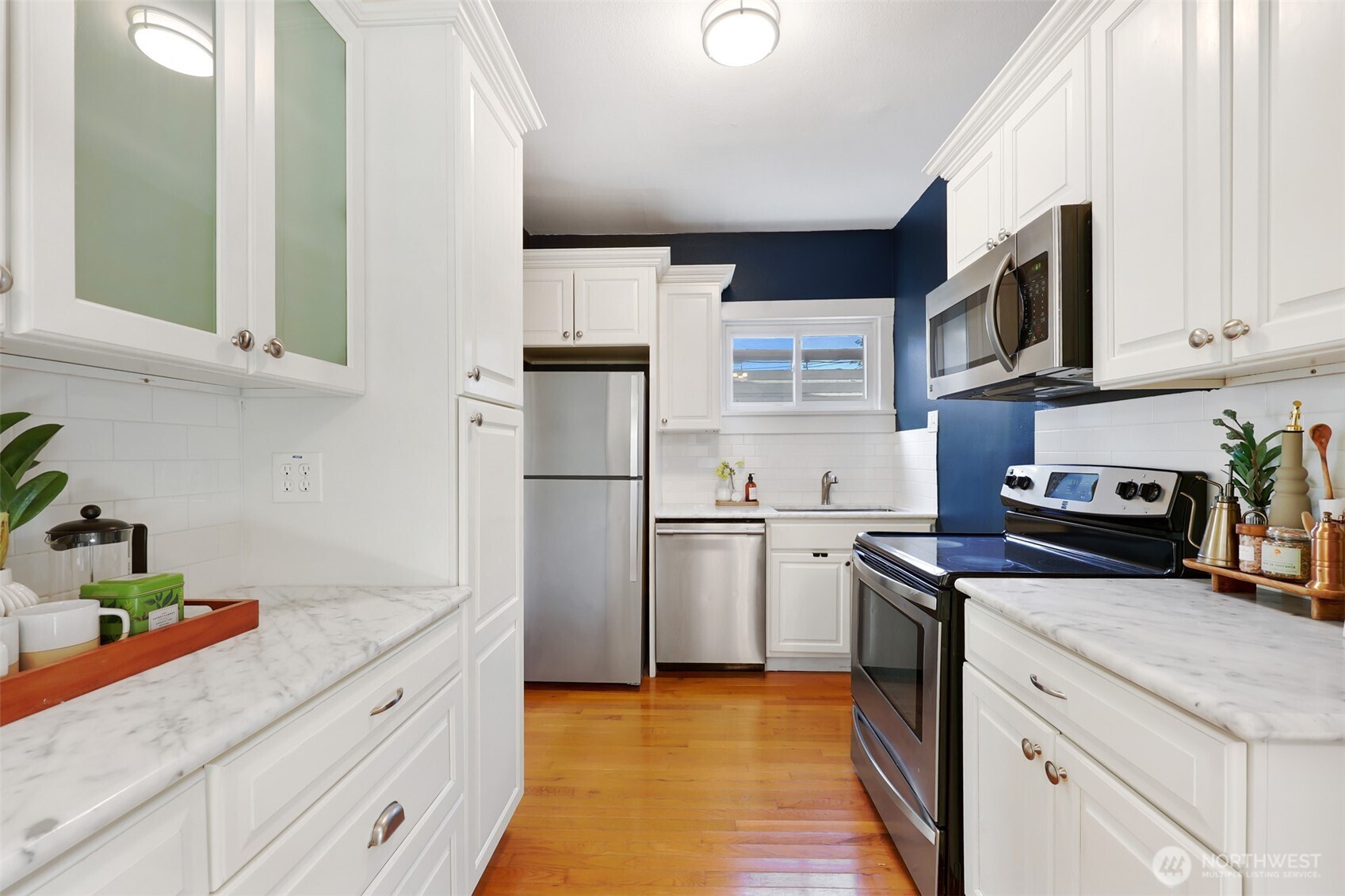 516 W Howe Street Property Photo 10