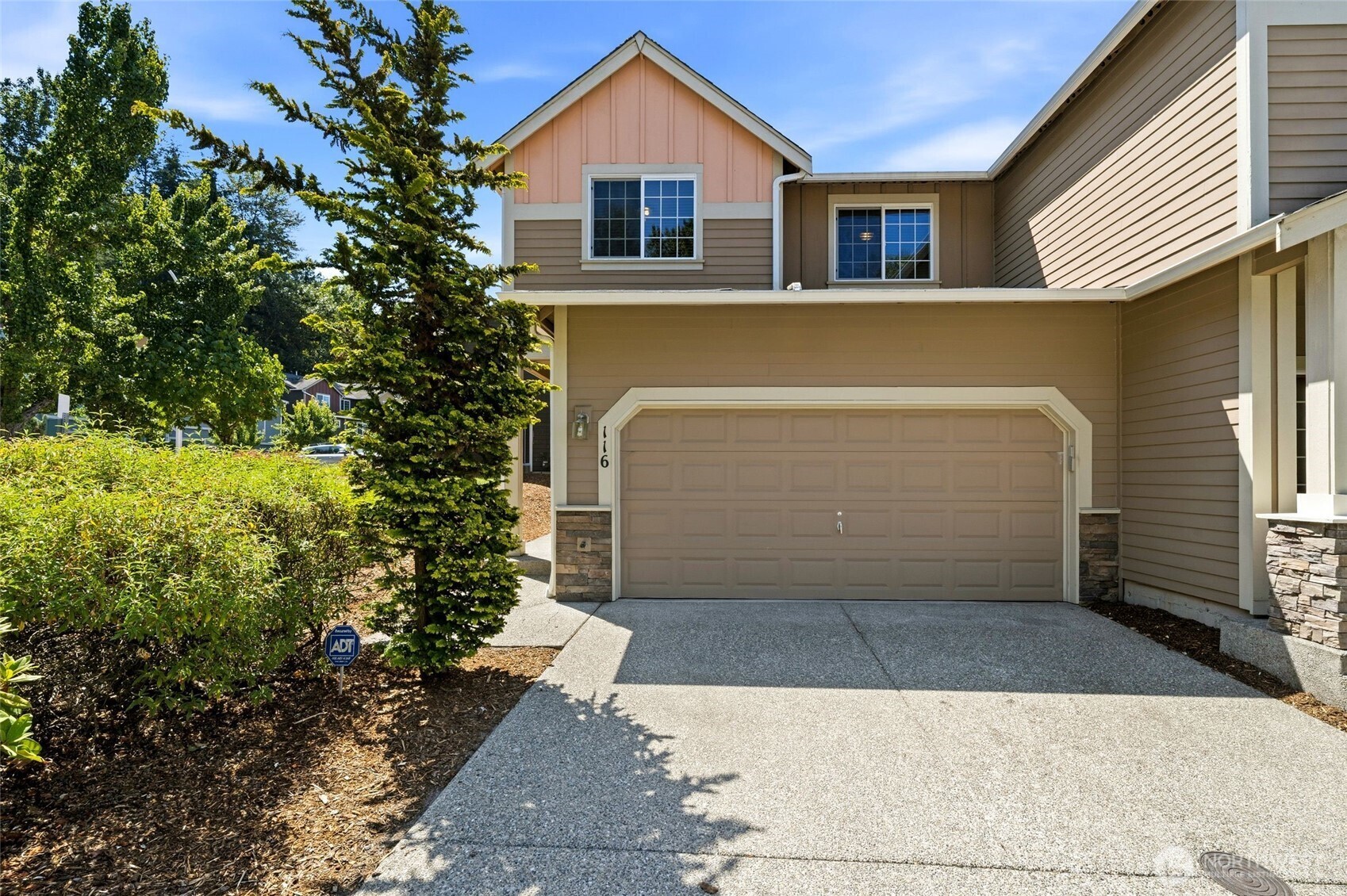116 60th Street Property Photo 1