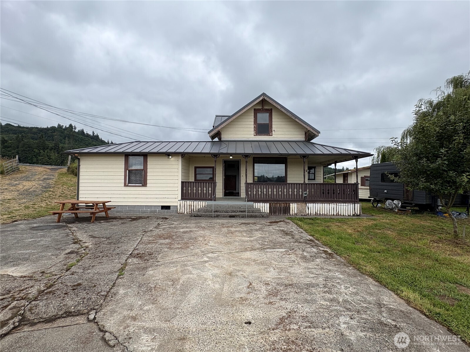 80393 Kallunki Road Property Photo 1