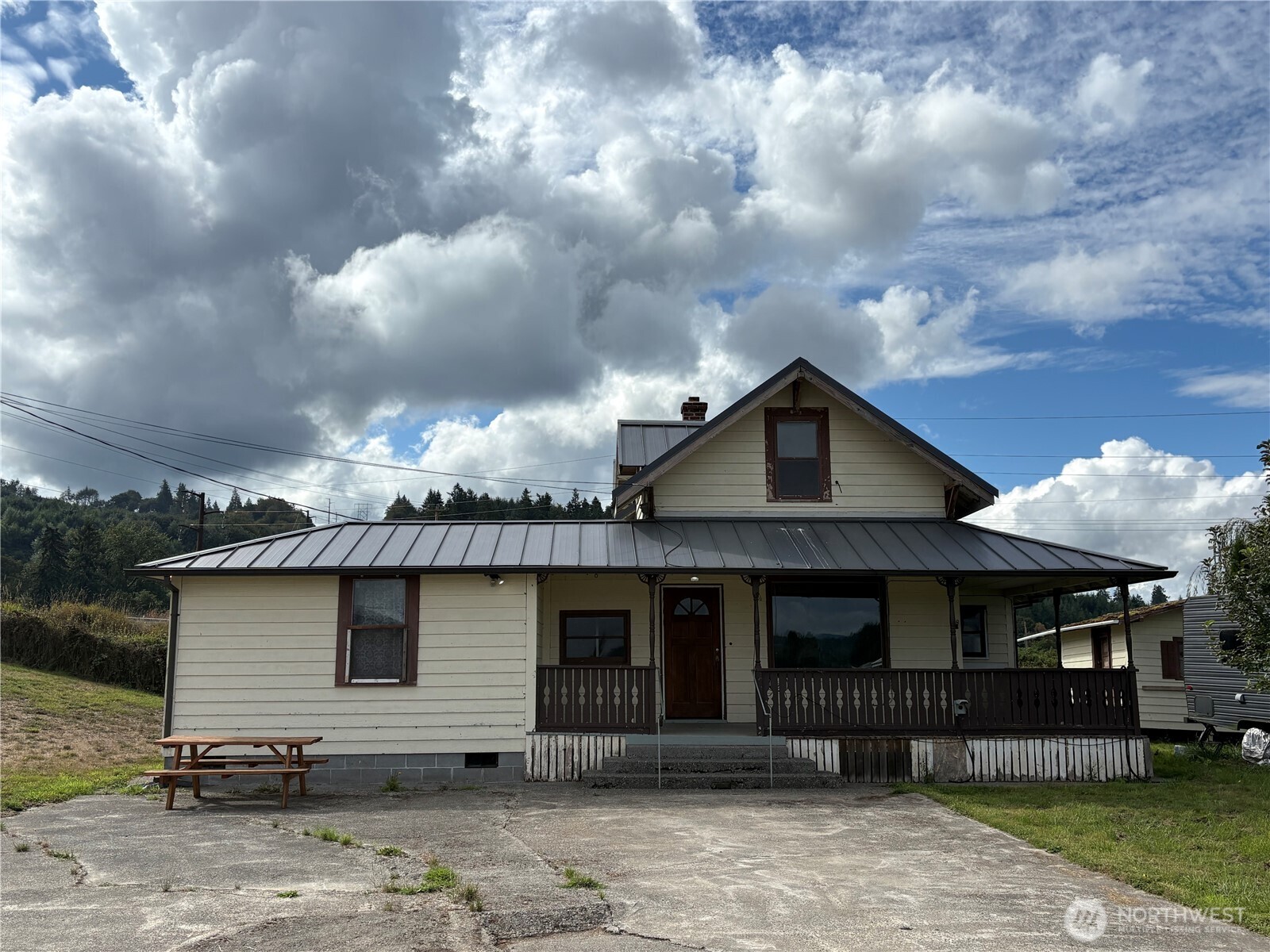 80393 Kallunki Road Property Photo 1