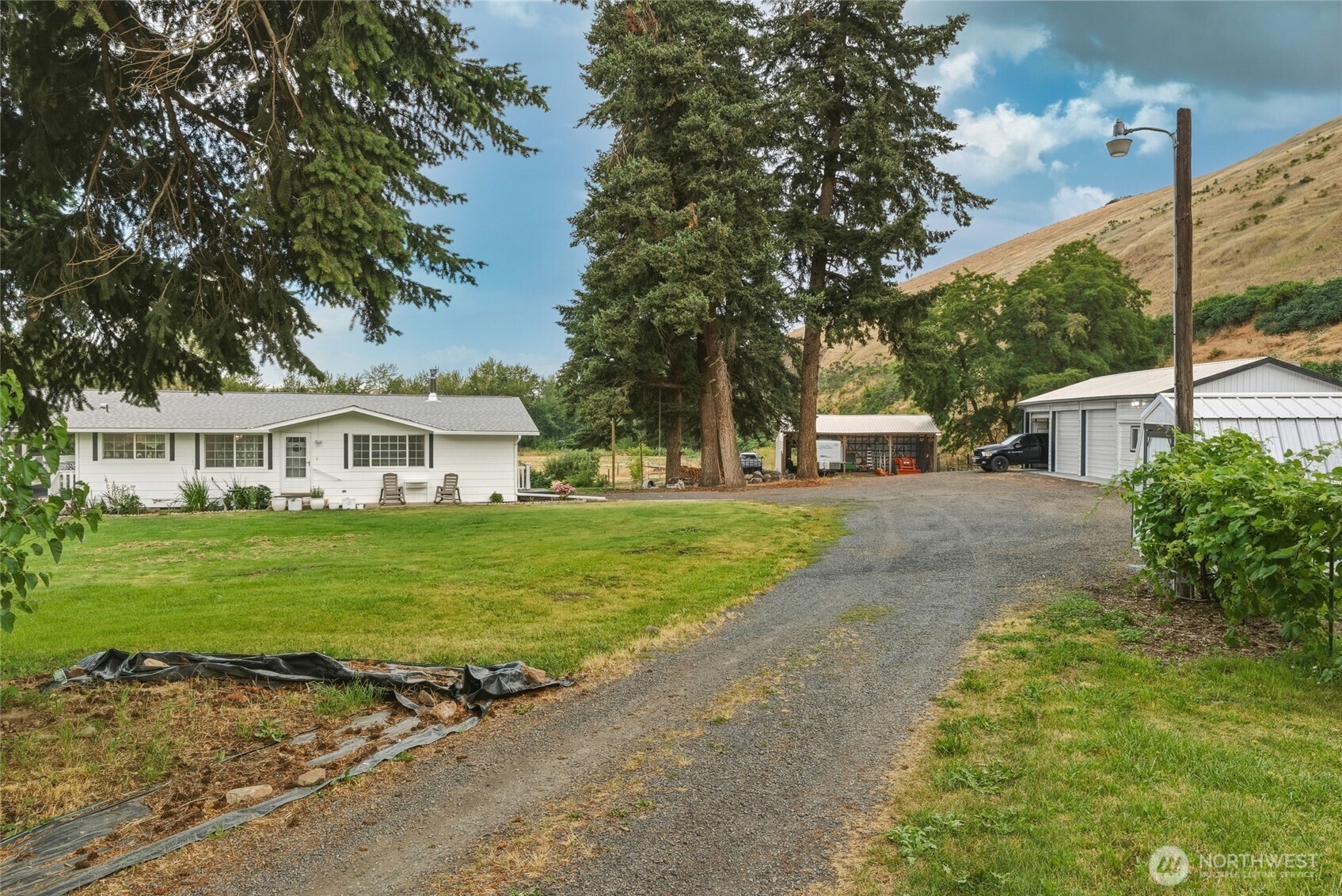 100 Vernon Lane Property Photo 2