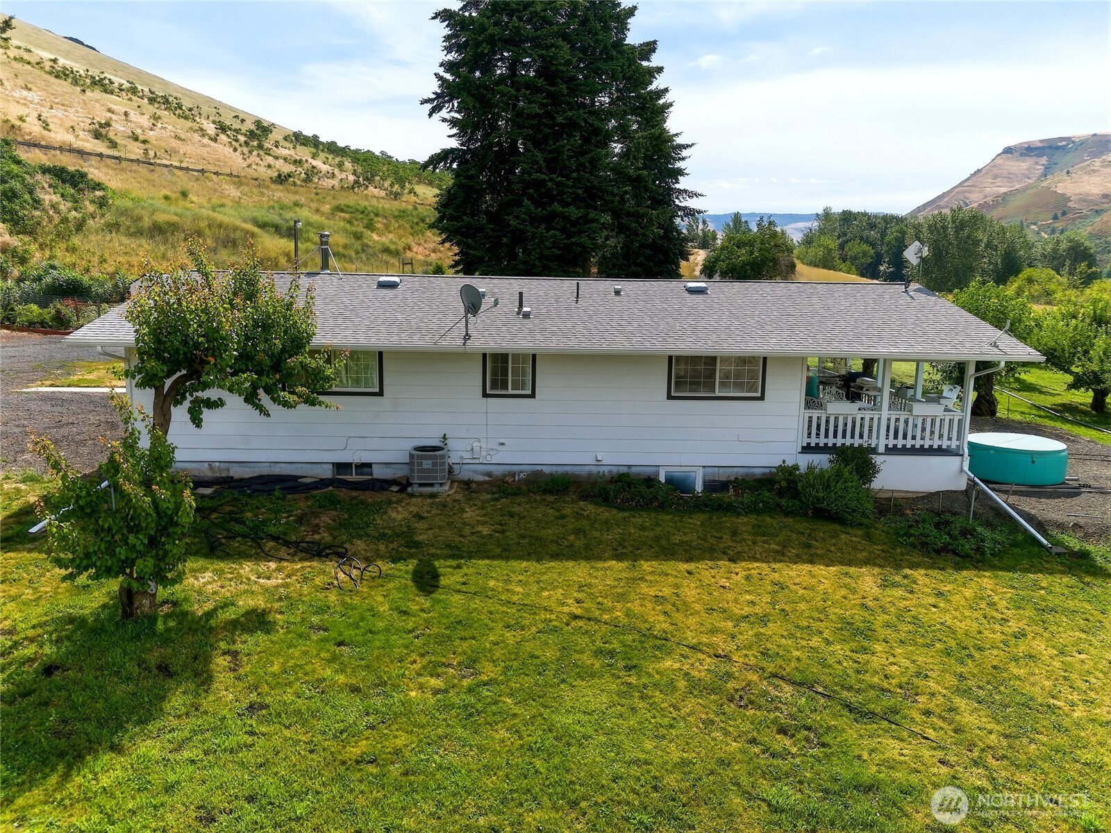 100 Vernon Lane Property Photo 7