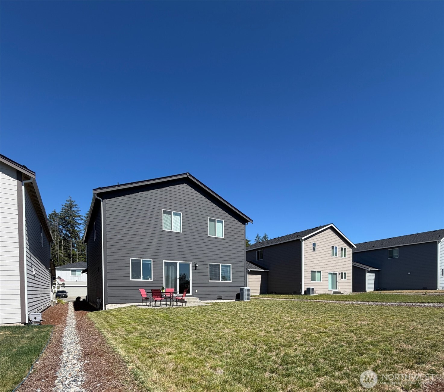 180 Ne Olympic Ridge Property Photo 2