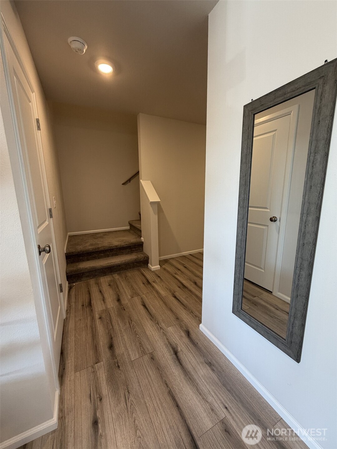 180 Ne Olympic Ridge Property Photo 6
