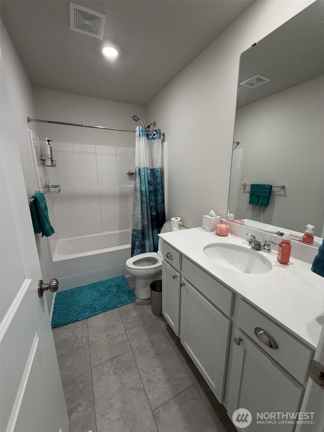 180 Ne Olympic Ridge Property Photo 22