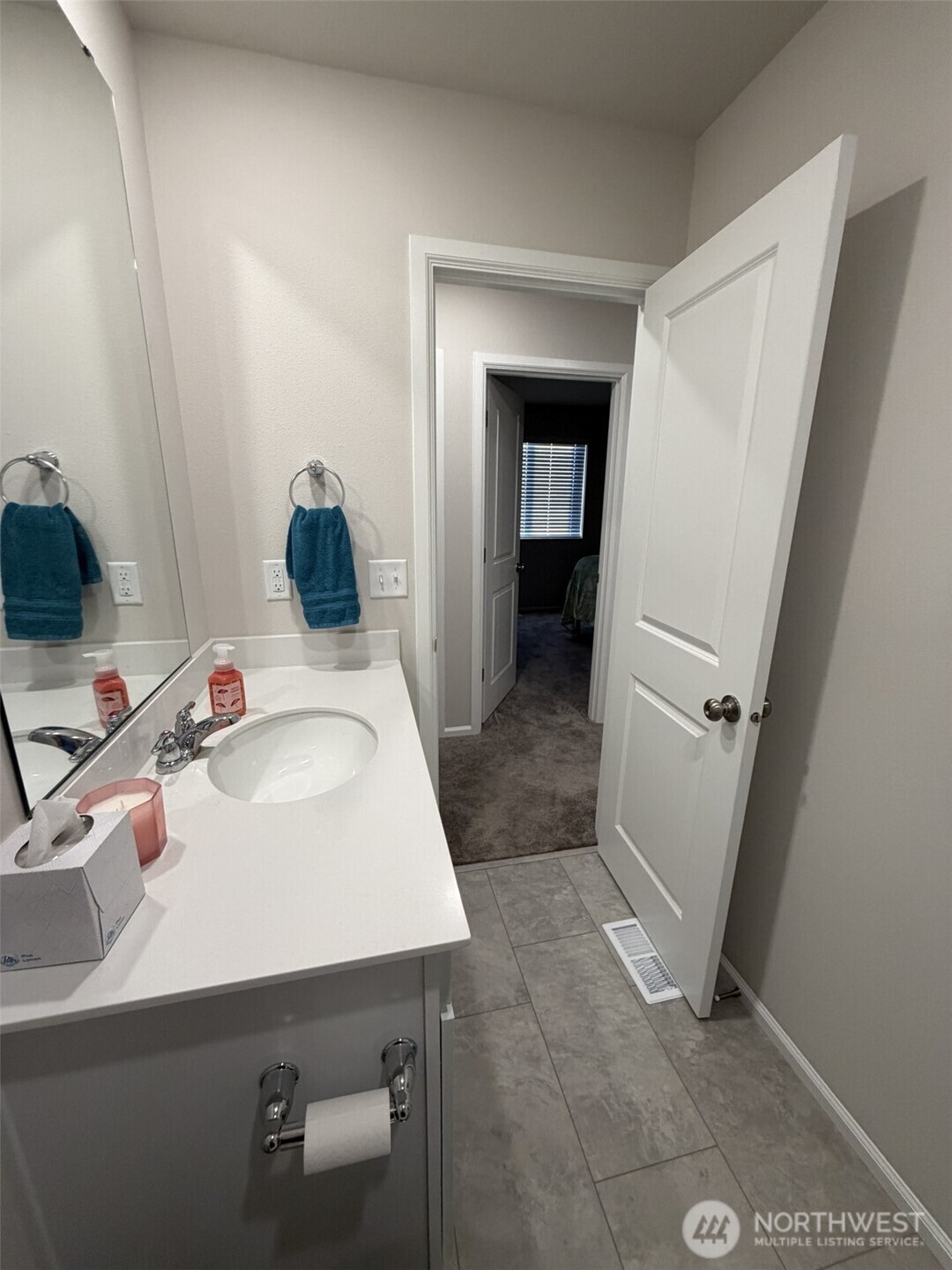 180 Ne Olympic Ridge Property Photo 23
