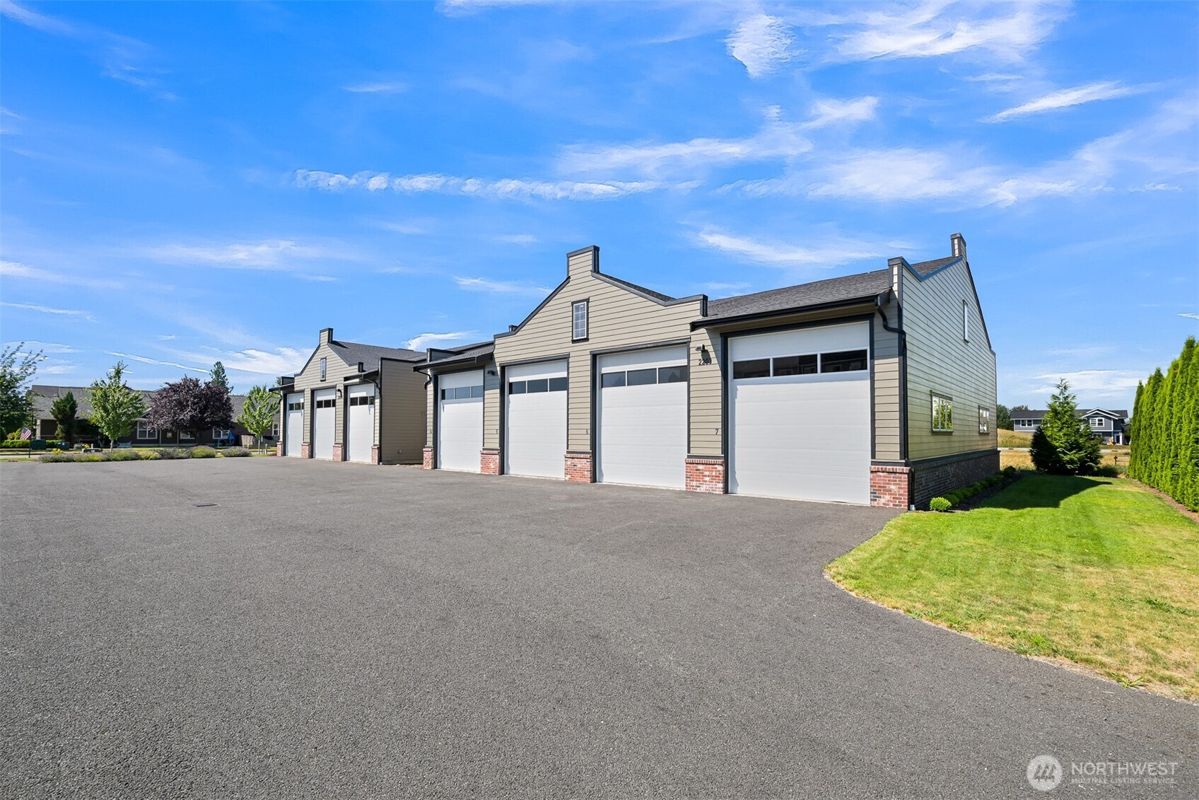 2203 Mercedes Drive 5 Property Photo 2