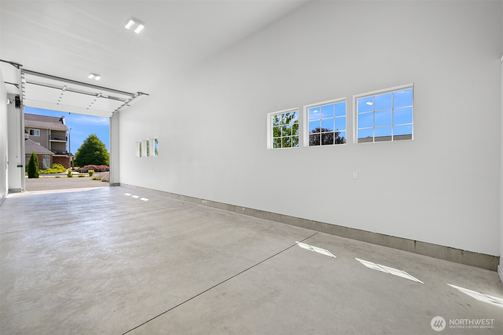 2203 Mercedes Drive 6 Property Photo 6