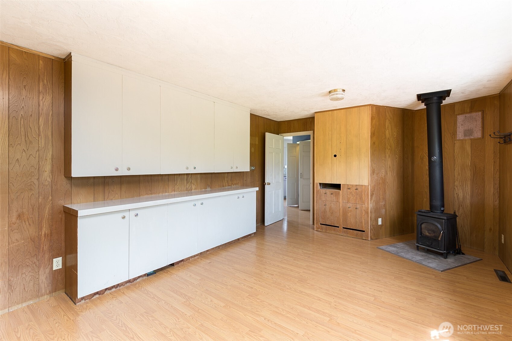 441 E Hillcrest Drive Property Photo 11