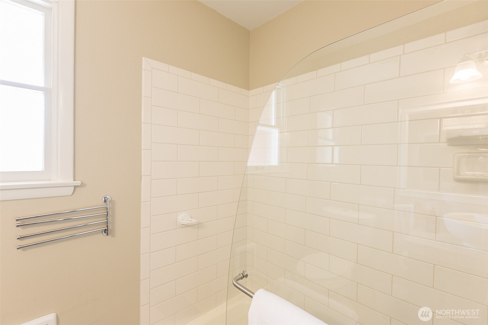 441 E Hillcrest Drive Property Photo 17
