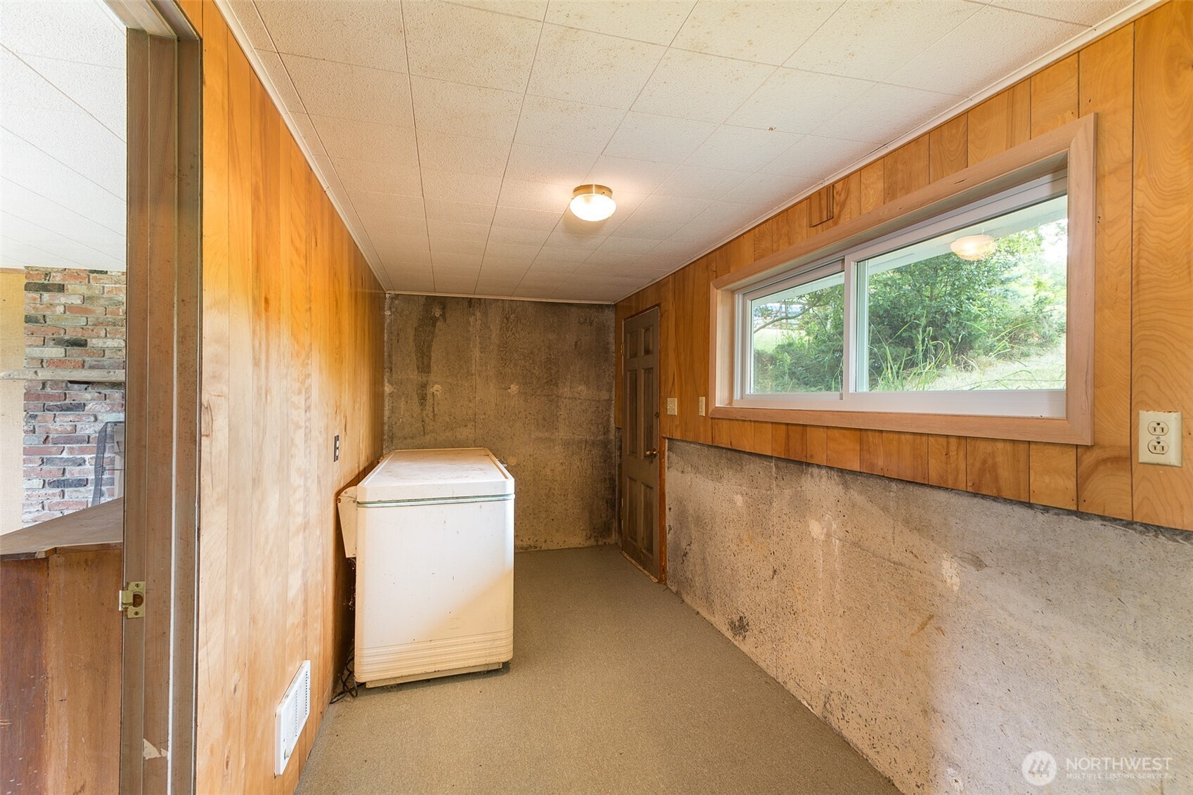 441 E Hillcrest Drive Property Photo 24
